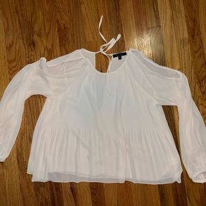 Romeo and Juliet Blouse with open shoulders